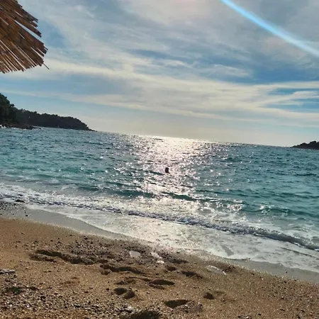 Front Διαμέρισμα